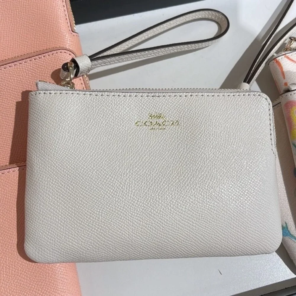 Coach Corner Zip Wristlet Chalk Leather - Picture 2 of 7